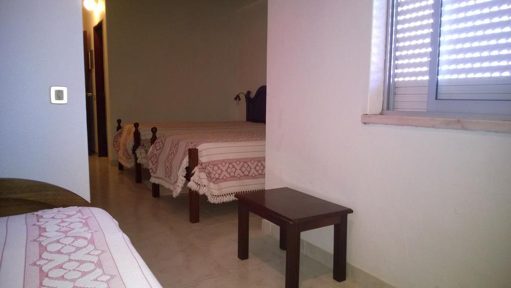 Residencial Gabriel Hotel Santiago do Cacem Phòng bức ảnh